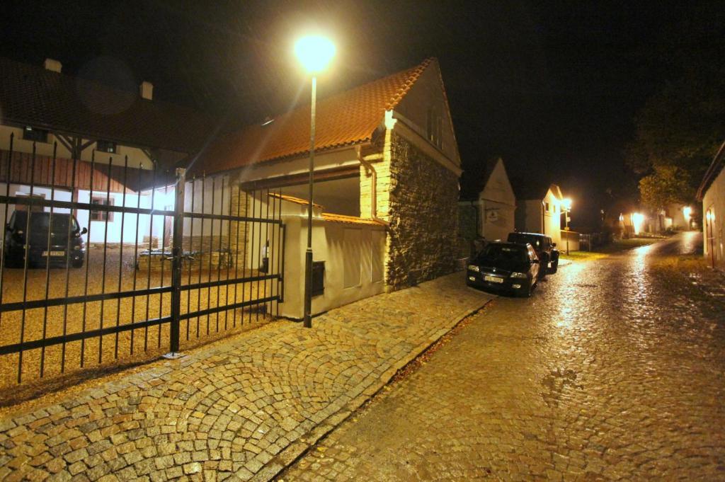 Holubník statečných žen králových Hotel Luže Exterior foto
